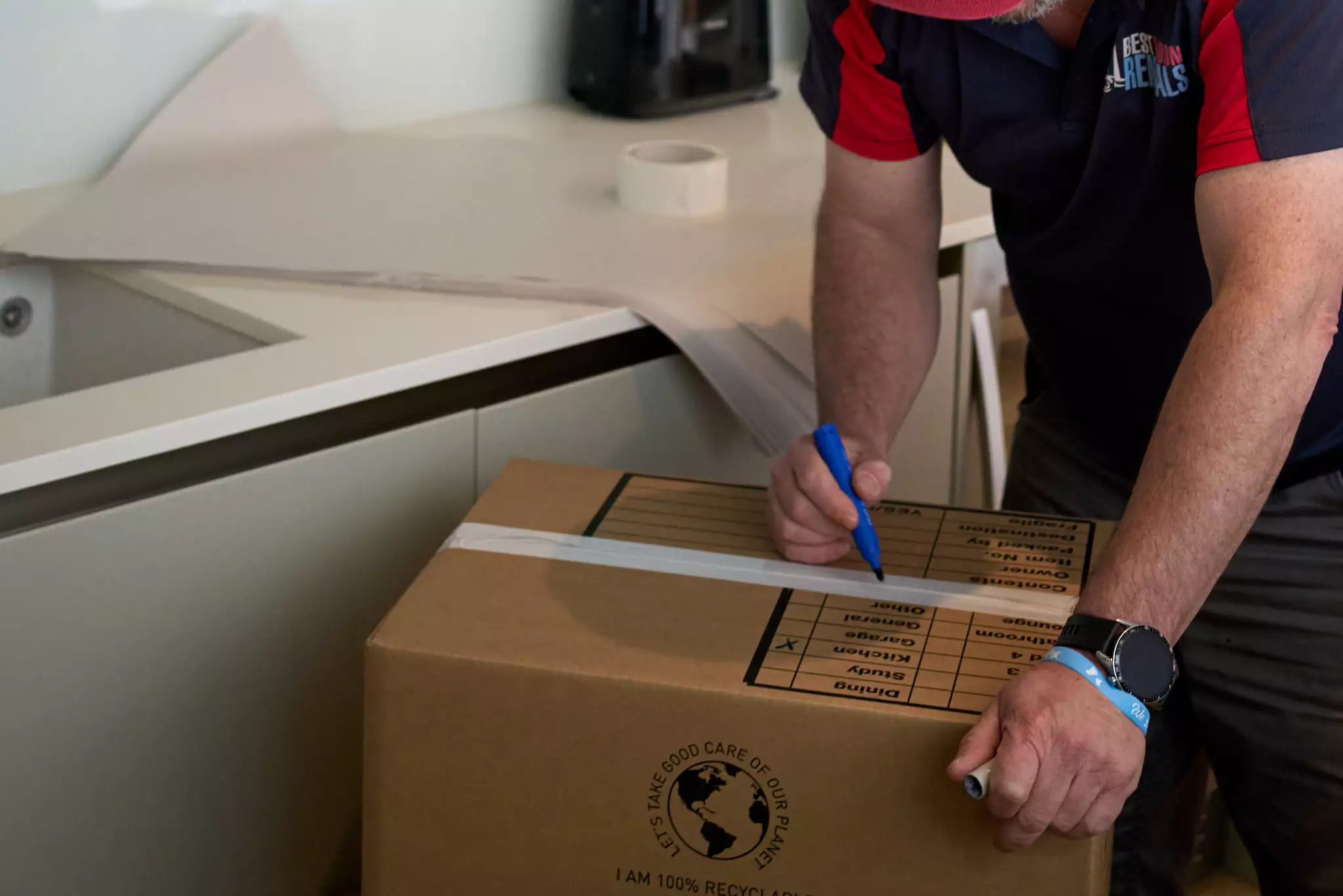 Labeling boxes when moving house