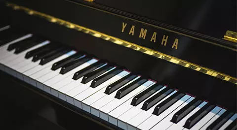 Piano moving service