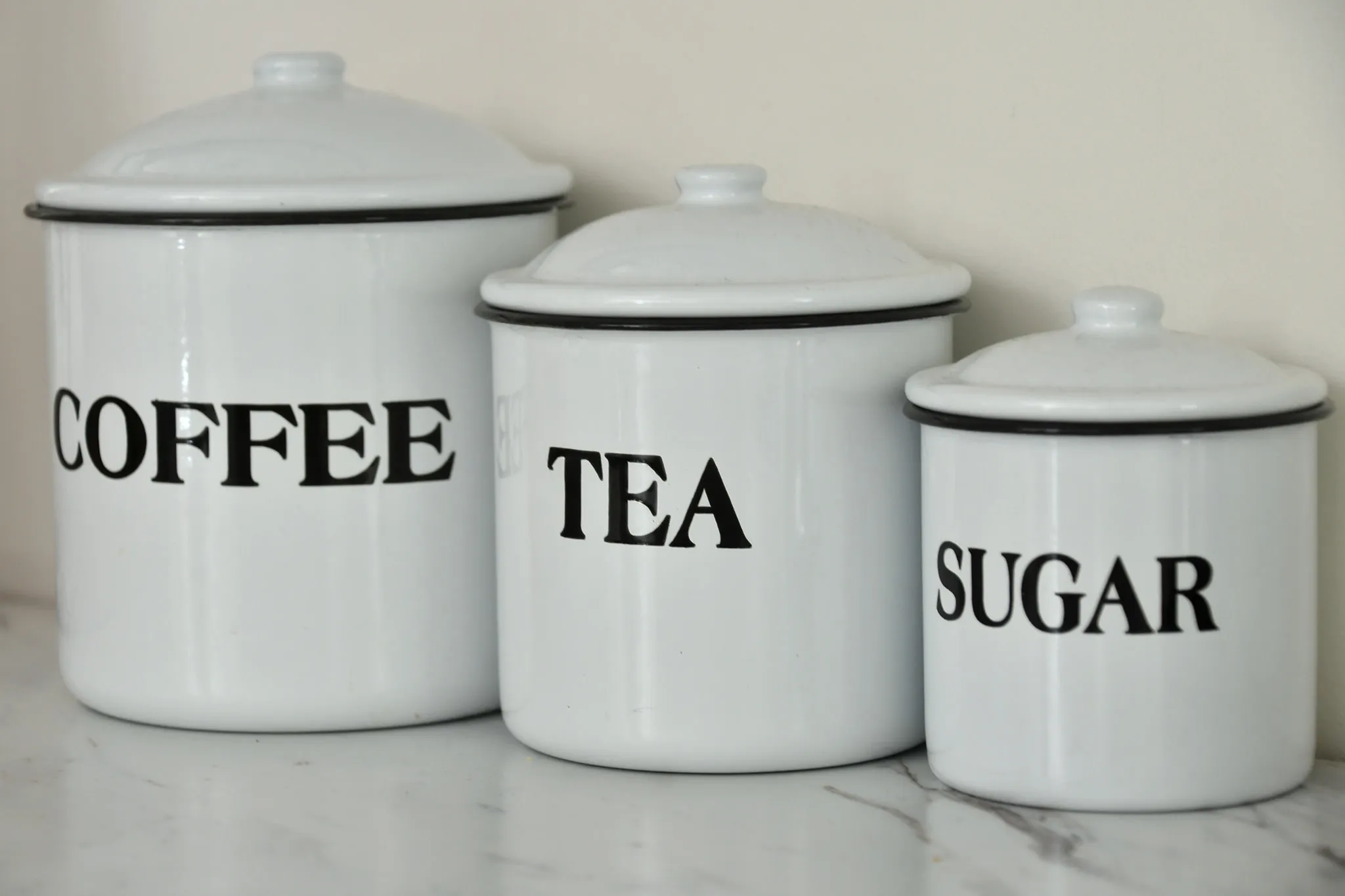 Coffe, tea and sugar, essential for your "first night box" when moving home