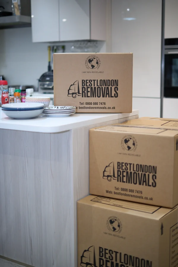 Strong moving boxes for packing kitchen and fragile