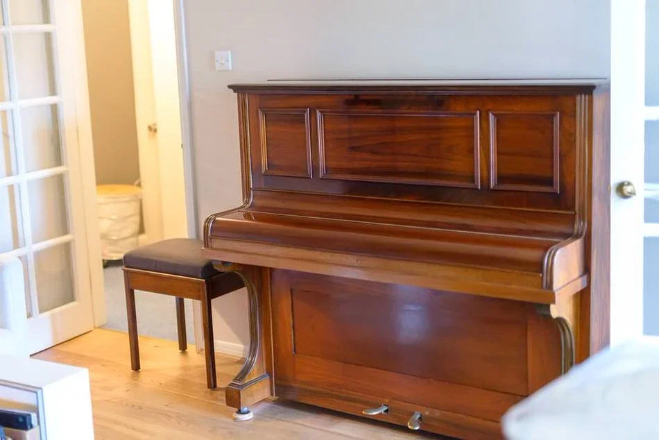 upright piano
